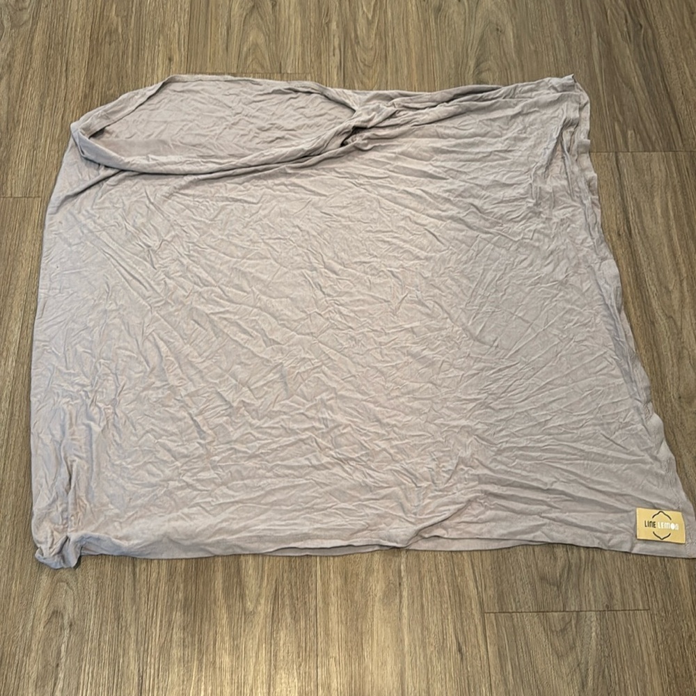 Line lemon nursing cover